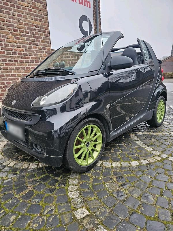 Schwarz Gebraucht 2007 Smart ForTwo Cabrio Cabrio | 4.999 € (Teuer) - Bild 1/4