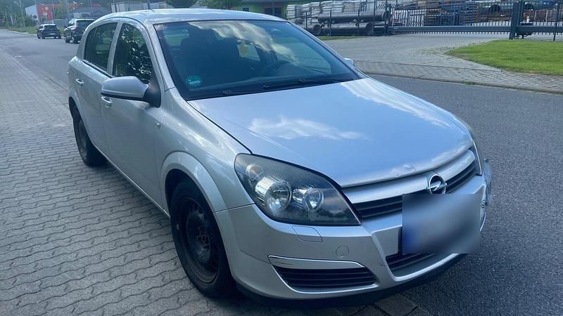 Silber Gebraucht 2004 Opel Astra Kleinwagen | 700 € (Fairer Preis) - Bild 1/4