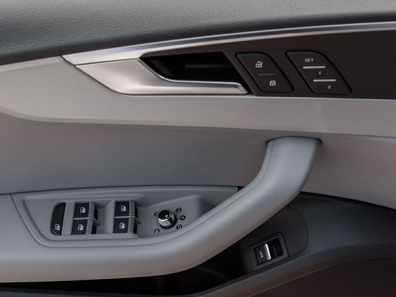 Gebraucht Audi A5 Sportback Advanced 204 PS (150 kW) 2023 Grau Kleinwagen