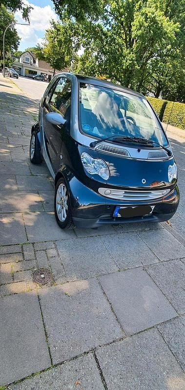 Schwarz Gebraucht 2006 Smart ForTwo Coupé Coupé | 2.550 € (Fairer Preis) - Bild 1/4