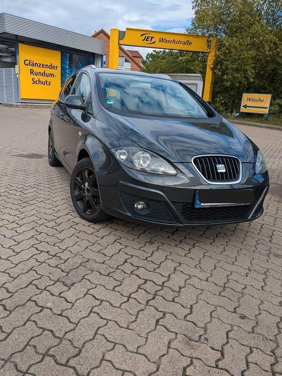 Schwarz Gebraucht 2009 Seat Altea Style Van / Kleinbus | 4.350 € (Fairer Preis) - Bild 1/4