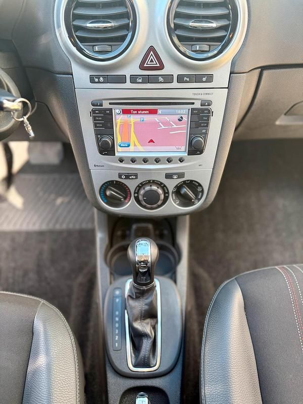 Gebraucht Opel Corsa Innovation 101 PS (74 kW) 2012 Silber Kleinwagen