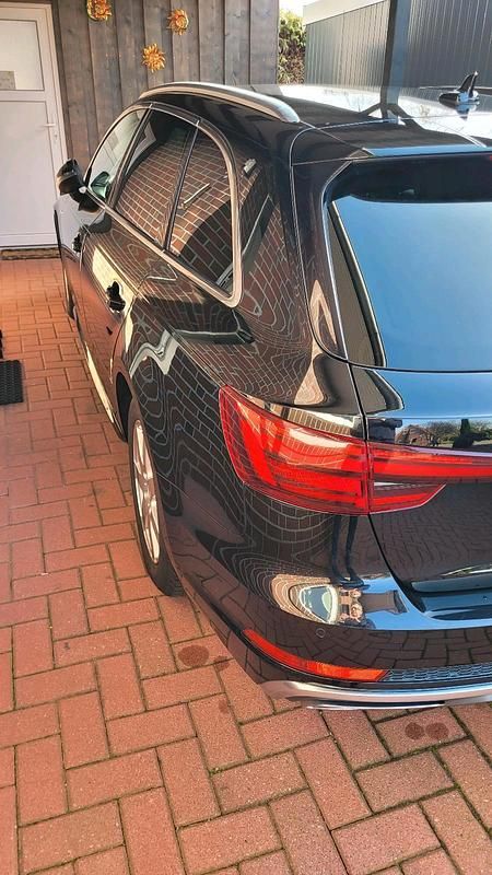 Gebraucht Audi A4 S-Line 150 PS (110 kW) 2019 Schwarz Kombi