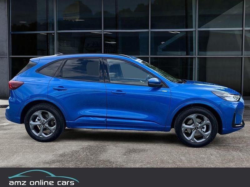Neu Ford Kuga ST-Line 186 PS (136 kW) 2025 Blau SUV