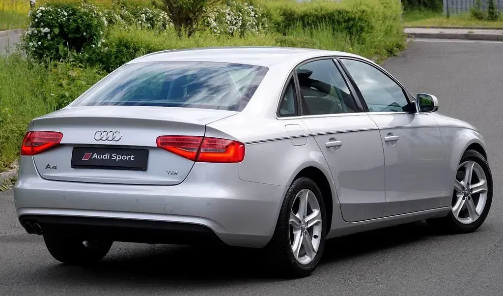 Używany Audi A4 Ambition 150 KM (110 kW) 2013 Srebrny Sedan/Limuzyna