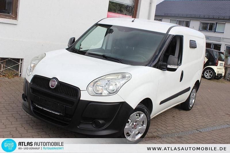 Weiß Gebraucht 2011 Fiat Doblò Van / Kleinbus | 1.990 € (Superpreis) - Bild 1/4