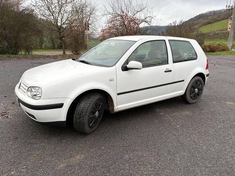 Gebraucht VW Golf 75 PS (55 kW) 2001 Weiß Limousine
