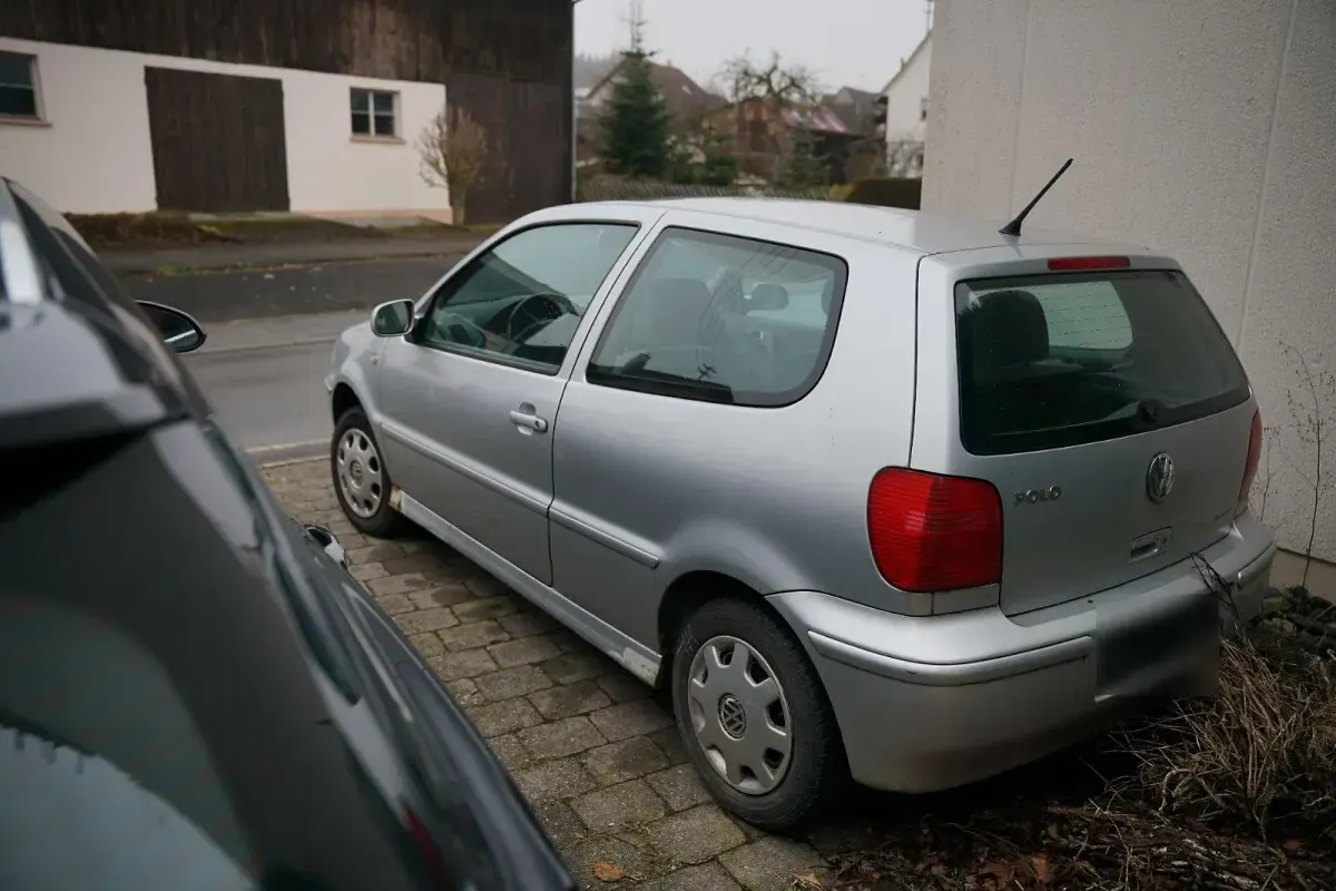 Usata VW Polo 50 CV (36 kW) 2001 Argento Utilitaria