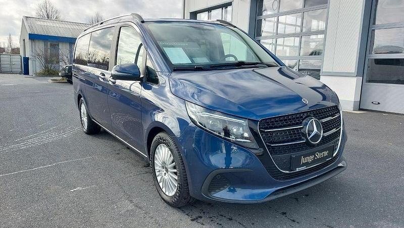 Gebraucht Mercedes V300 Style 237 PS (174 kW) 2025 Sodalithblau met. Van / Kleinbus