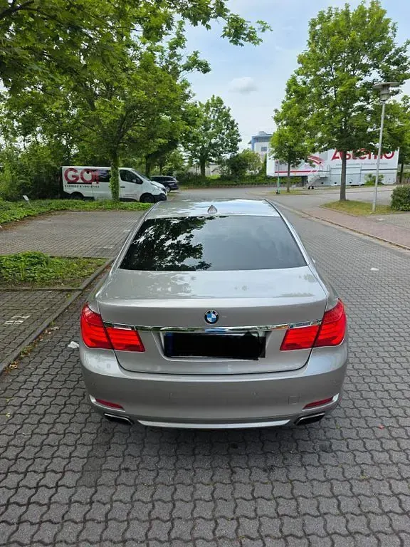 Gebraucht BMW 740 Performance 326 PS (239 kW) 2009 Beige Limousine