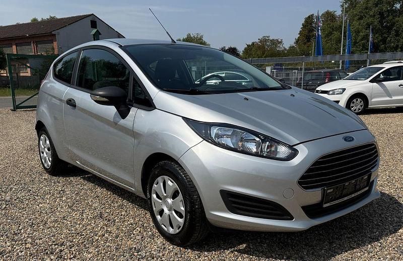 Silber Gebraucht 2015 Ford Fiesta Kleinwagen | 5.990 € (Fairer Preis) - Bild 1/4