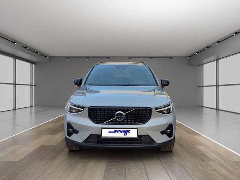Gebraucht Volvo XC40 Plus 197 PS (144 kW) 2025 Grau SUV