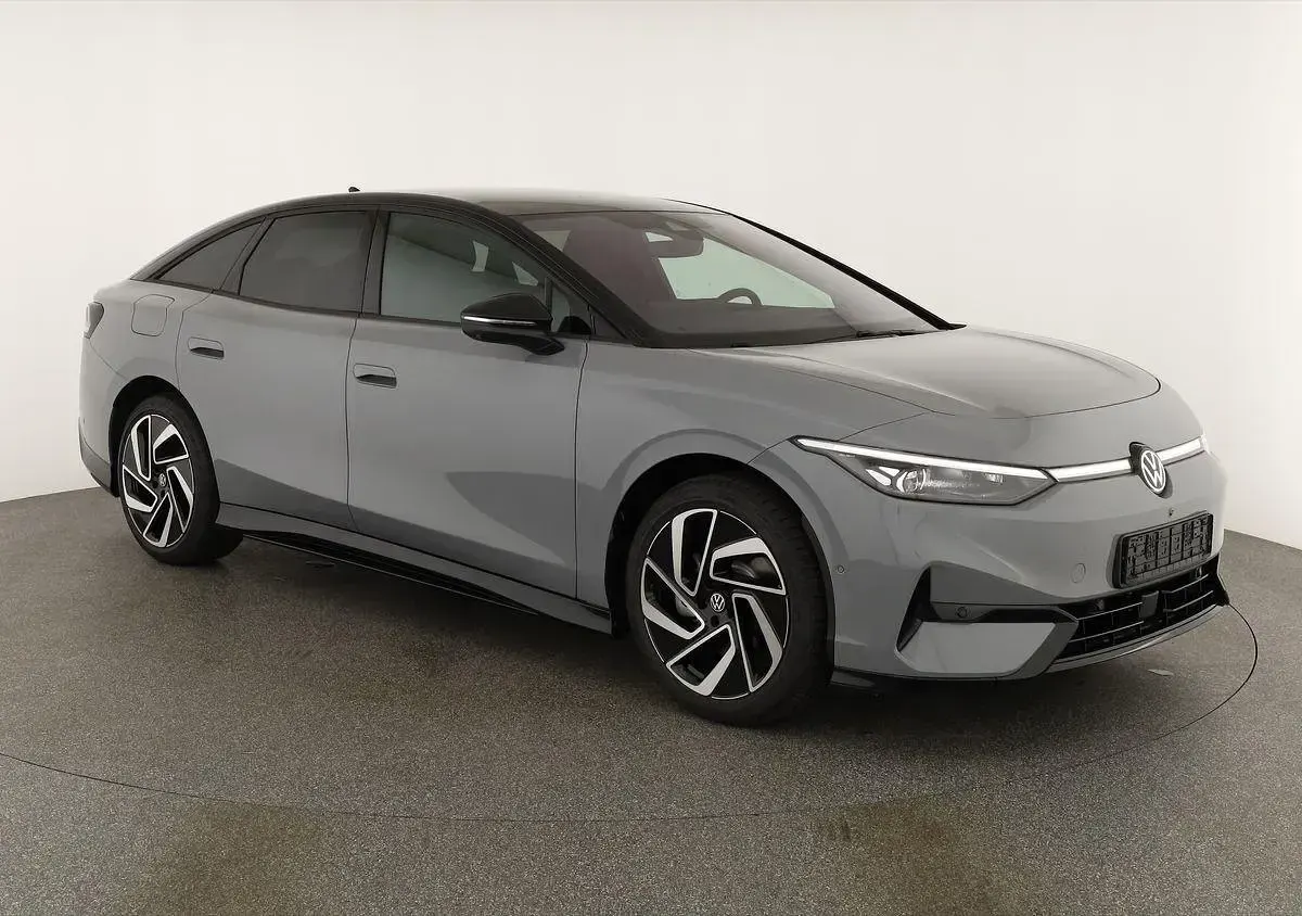 Neu VW ID.7 IQ Drive 11 kW (15 PS) 2026 Mondsteingrau / dach schwarz