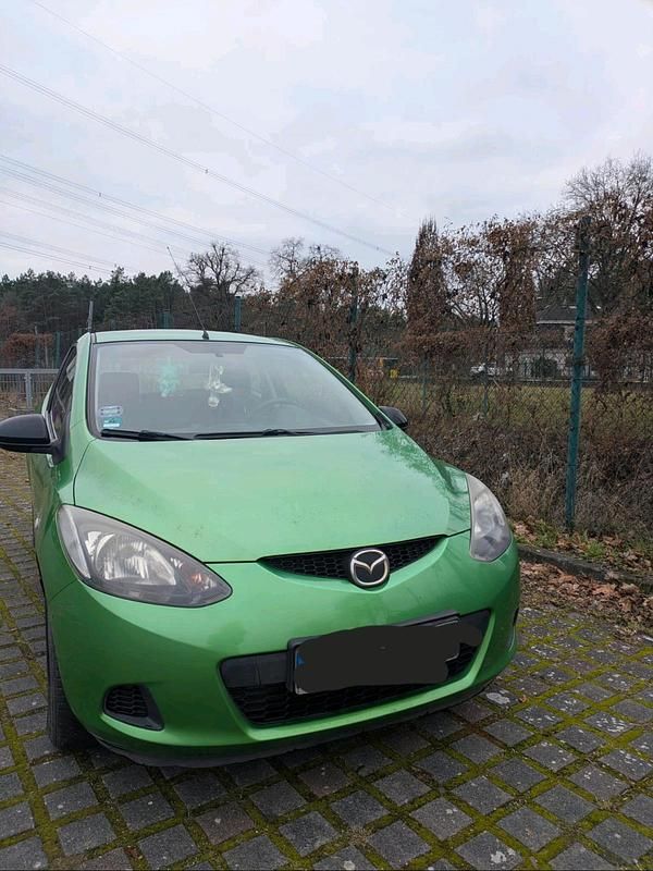 Grün Gebraucht 2008 Mazda 2 Kleinwagen | 2.000 € - Bild 1/4