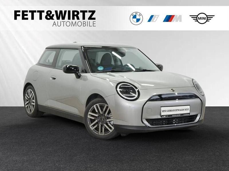 Melting silver iii Gebraucht 2024 Mini Cooper Kleinwagen | 27.888 € (Guter Preis) - Bild 1/3