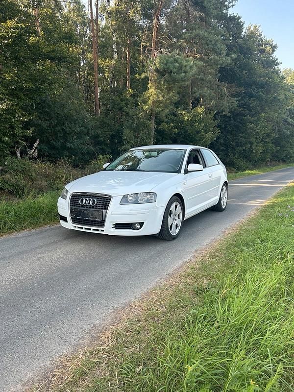 Weiß Gebraucht 2008 Audi A3 Limousine | 5.500 € (Etwas zu teuer) - Bild 1/4