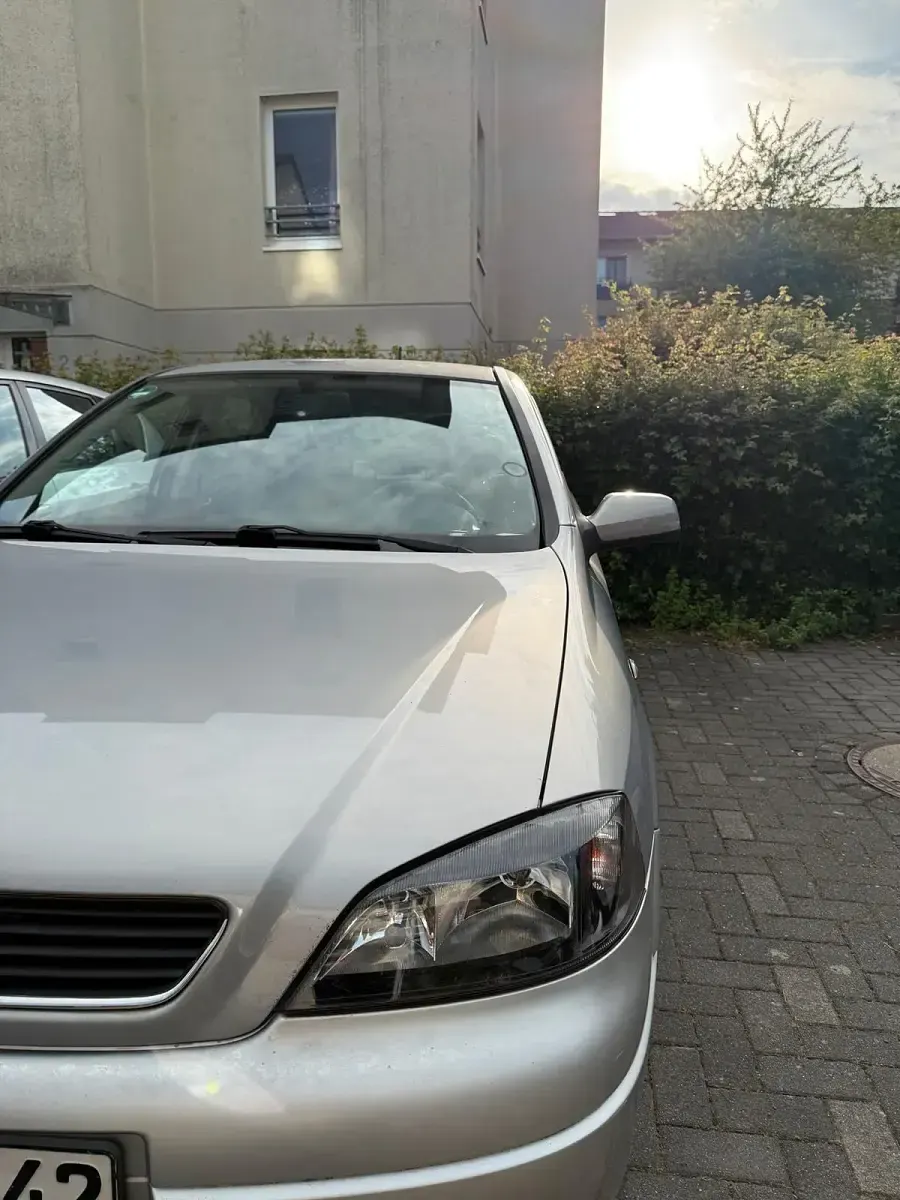 Gebraucht Opel Astra 84 PS (61 kW) 2002 Silber Limousine