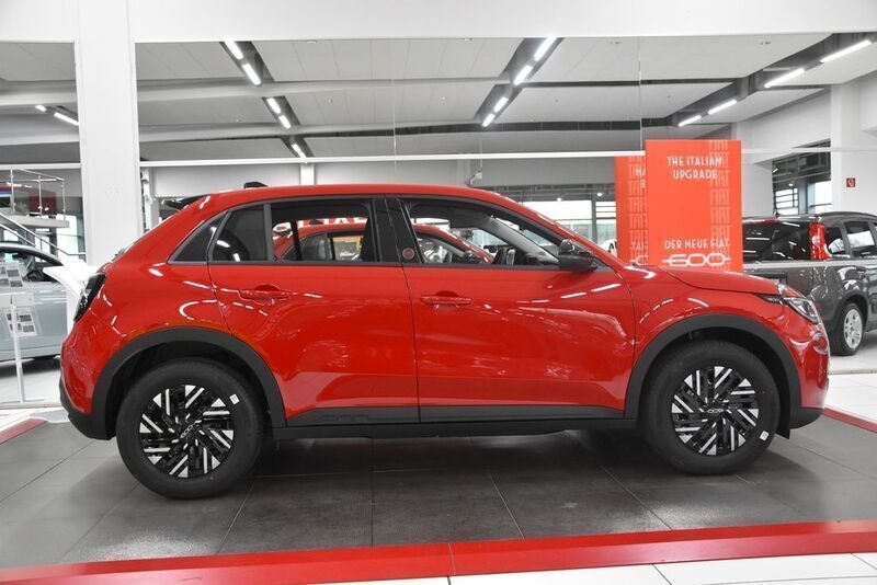 Gebraucht Fiat 600E Red 114 kW (156 PS) 2024 Rot SUV