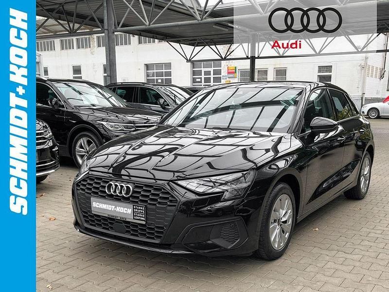 Schwarz Gebraucht 2022 Audi A3 Sportback e-tron Comfort Limousine | 24.950 € (Etwas zu teuer) - Bild 1/4