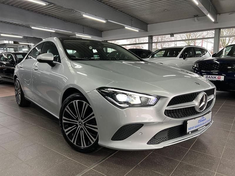 Gebraucht Mercedes CLA200 Progressive 163 PS (119 kW) 2021 Iridiumsilber Coupé
