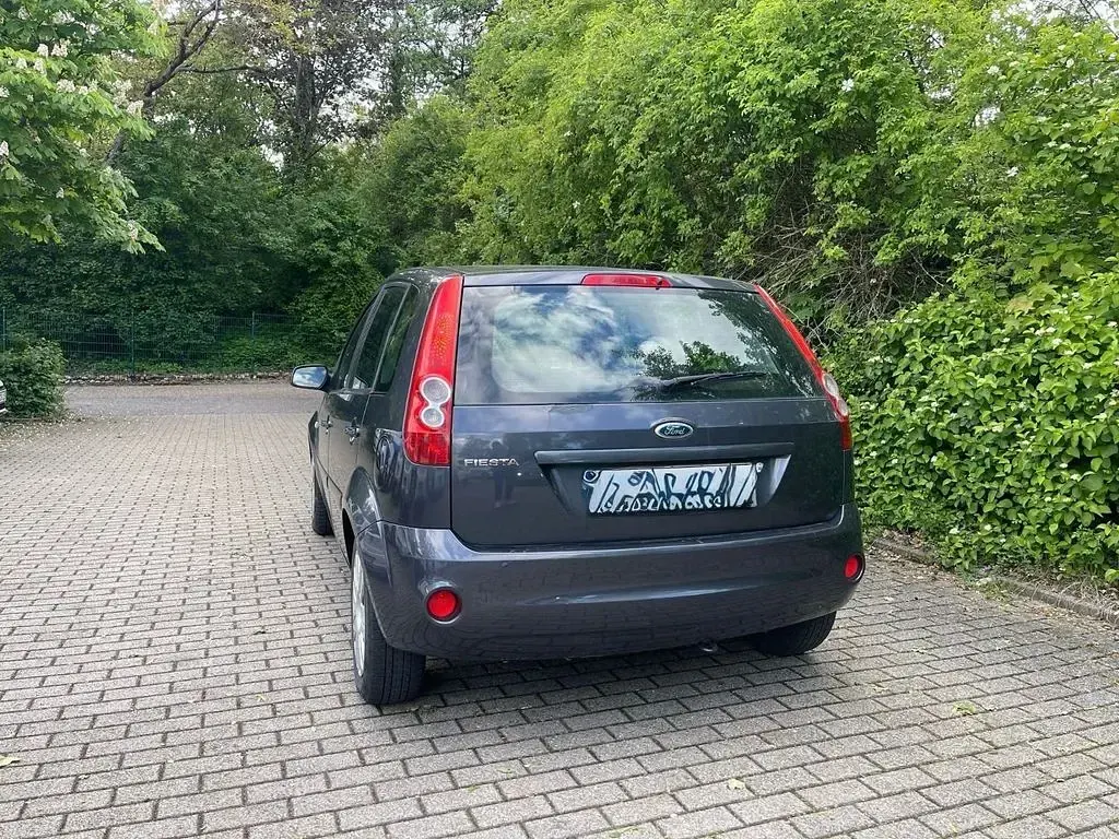 Używany Ford Fiesta 80 KM (58 kW) 2008 Czarny Hatchback