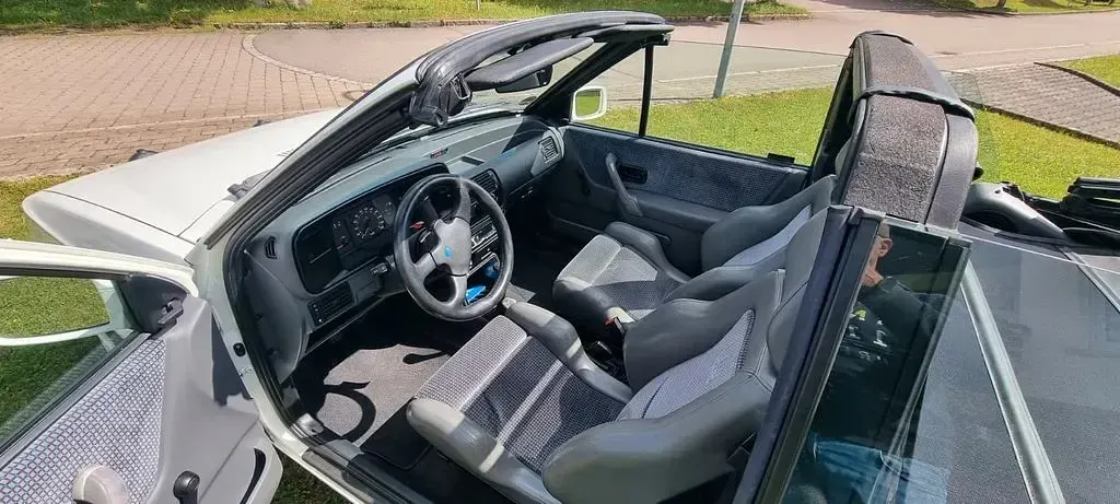 Gebraucht Ford Escort Cabriolet 102 PS (75 kW) 1990 Weiß Cabrio
