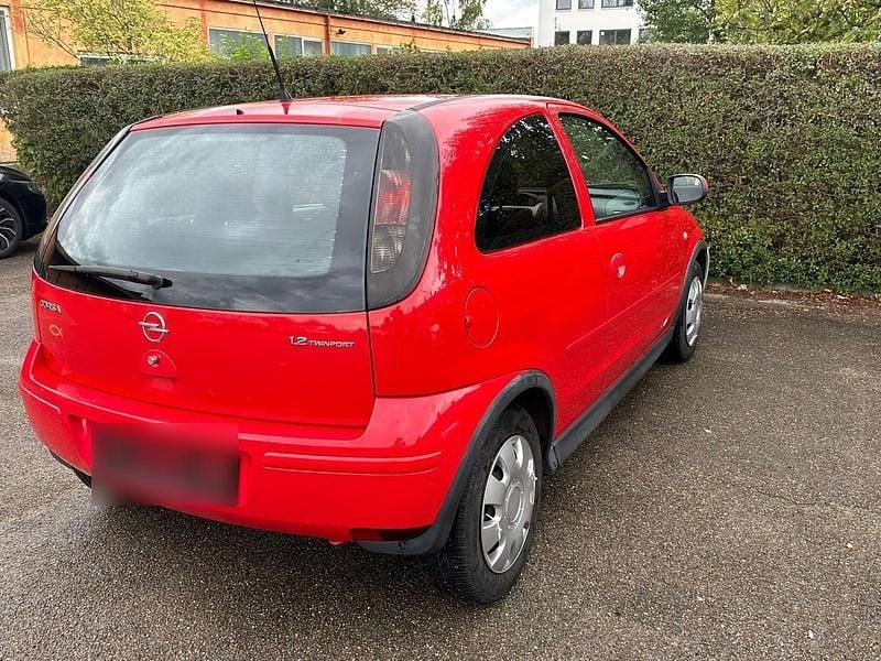 Second-hand Opel Corsa 80 CP (58 kW) 2005 Roșu Hatchback