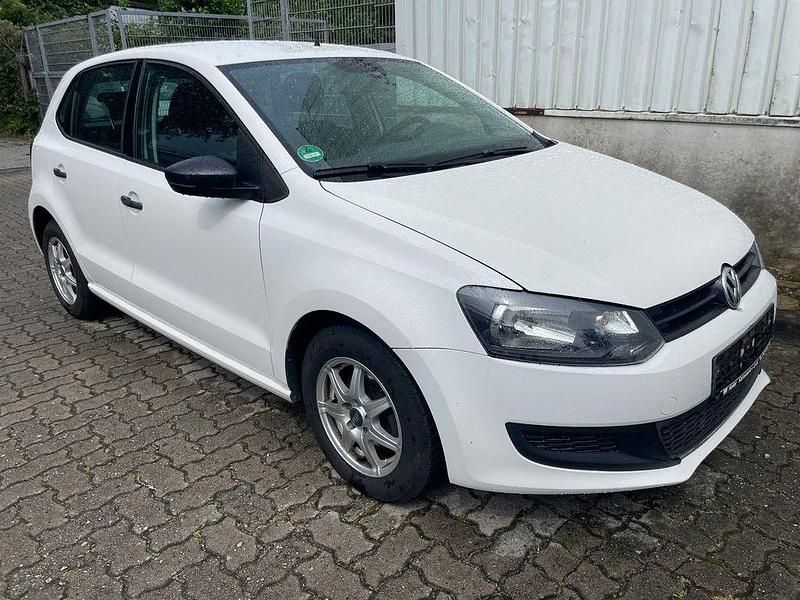 Weiß Gebraucht 2009 VW Polo Trendline Limousine | 2.150 € (Guter Preis) - Bild 1/4