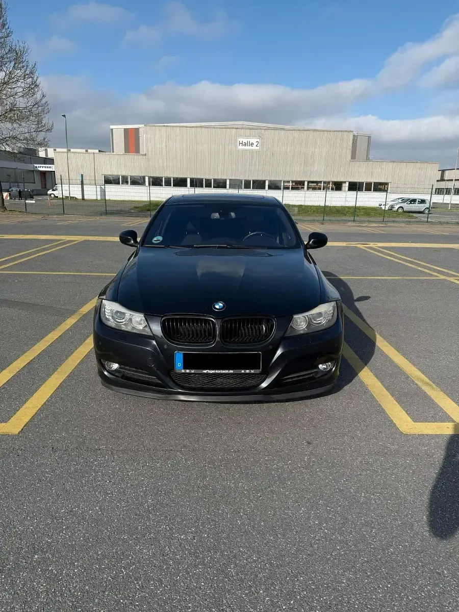 Second-hand BMW 320 170 CP (125 kW) 2009 Negru Berlinǎ