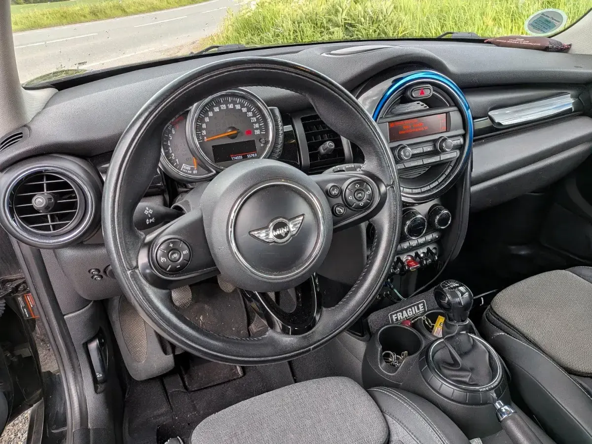 Usado Mini Cooper 136 HP (100 kW) 2015 Preto Citadino