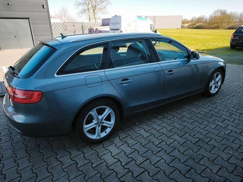 Gebraucht Audi A4 Ambition 150 PS (110 kW) 2014 Monsungrau Kombi