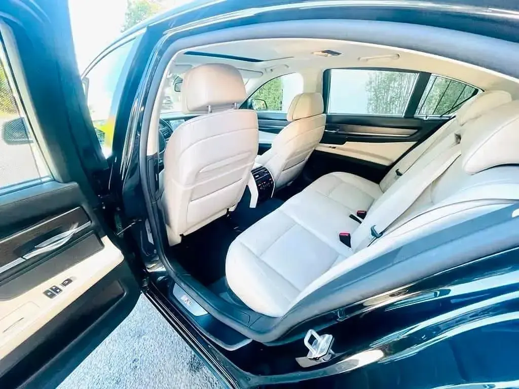 Gebraucht BMW 730 235 PS (172 kW) 2011 Schwarz Limousine