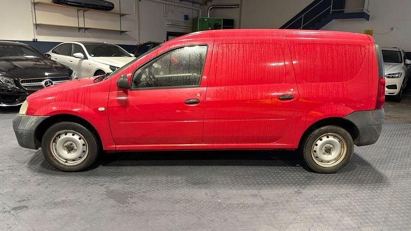 Gebraucht Dacia Logan Basis 75 PS (55 kW) 2008 Rot Van / Kleinbus