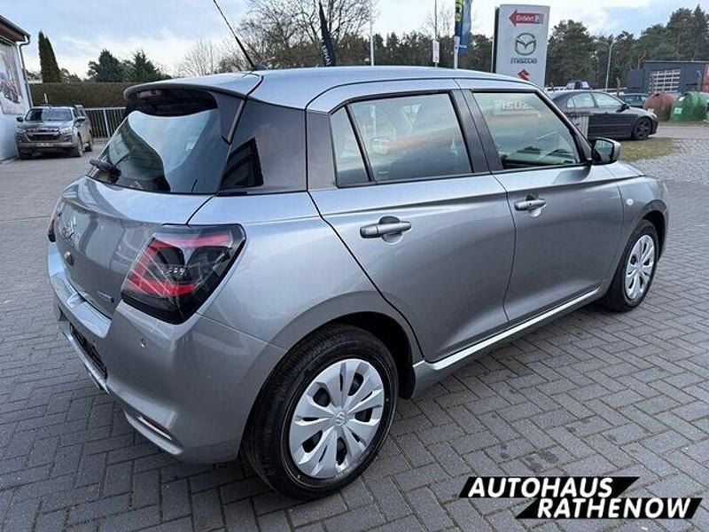 Neu Suzuki Swift 83 PS (61 kW) 2025 Silber Kleinwagen