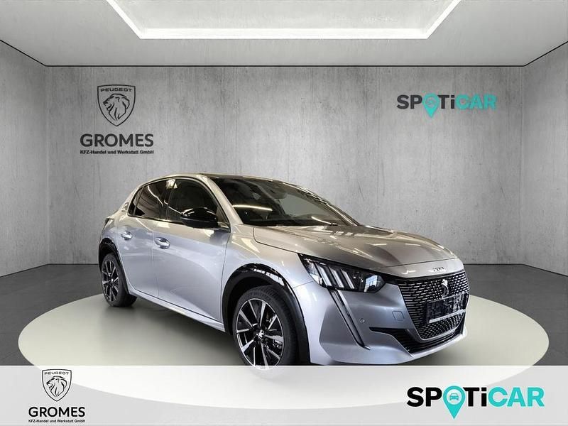 Grau artense (metallic) Gebraucht 2023 Peugeot e-208 GT Kleinwagen | 20.790 € (Fairer Preis) - Bild 1/4