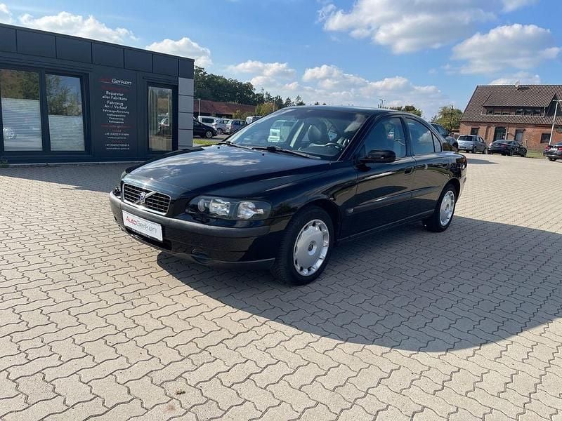 Schwarz Gebraucht 2004 Volvo S60 Momentum Limousine | 10.990 € - Bild 1/4