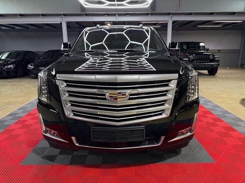 Gebraucht Cadillac Escalade 426 PS (313 kW) 2019 Schwarz SUV