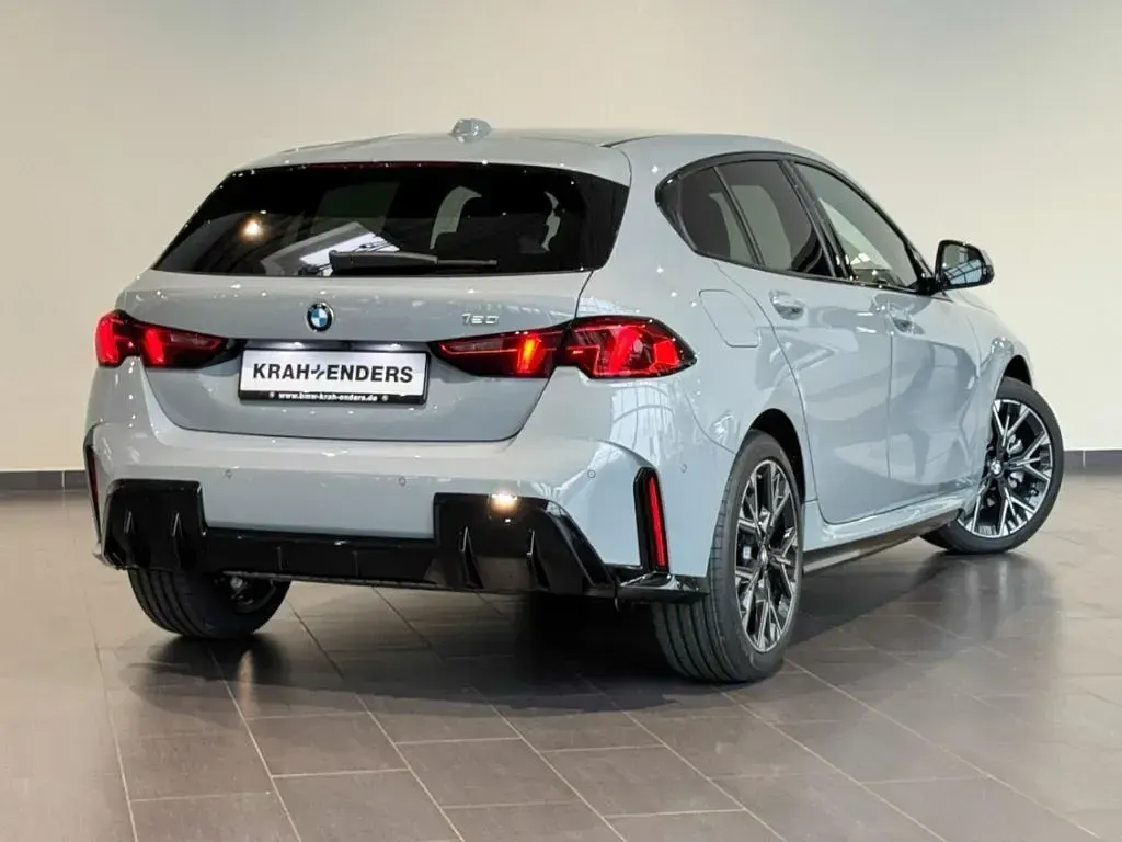 Neu BMW 120 M Sport 170 PS (125 kW) 2026 Grau Kleinwagen