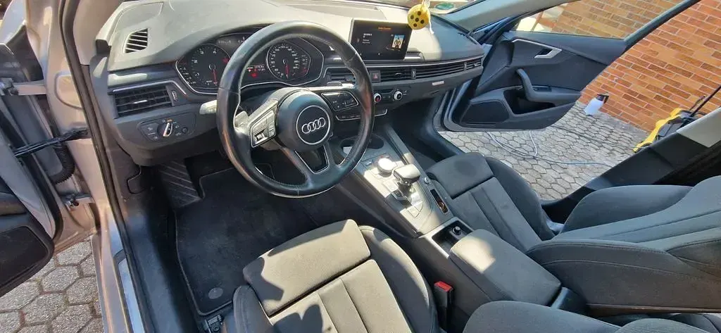 Second-hand Audi A4 190 CP (139 kW) 2016 Argintiu Break