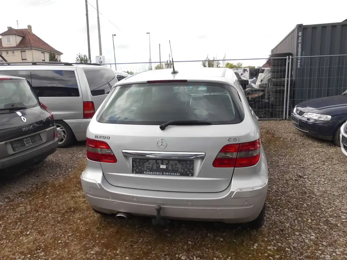 Gebraucht Mercedes B200 140 PS (102 kW) 2007 Silber Van / Kleinbus