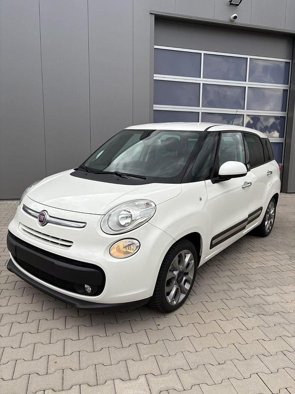 Weiß Gebraucht 2014 Fiat 500L Van / Kleinbus | 4.900 € (Fairer Preis) - Bild 1/4