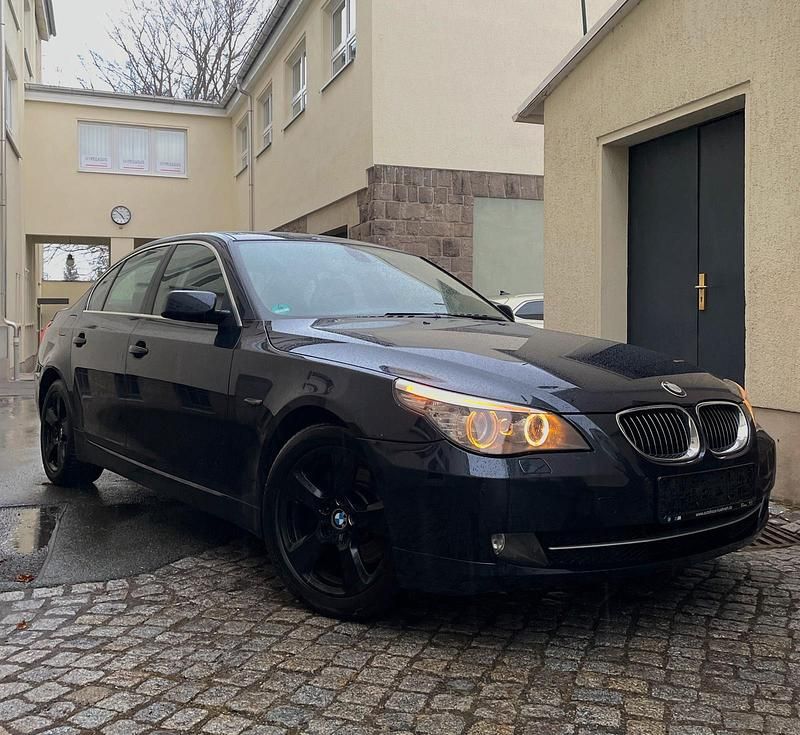 Gebraucht BMW 523 190 PS (139 kW) 2007 Blau Limousine