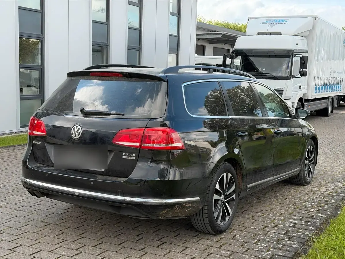 Używany VW Passat 145 KM (106 kW) 2012 Czarny Kombi