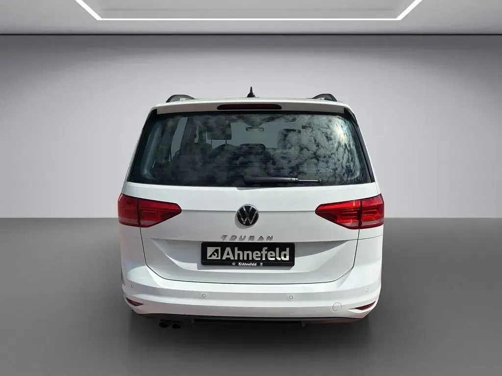 Gebraucht VW Touran Comfortline 150 PS (110 kW) 2022 Pure white Van / Kleinbus