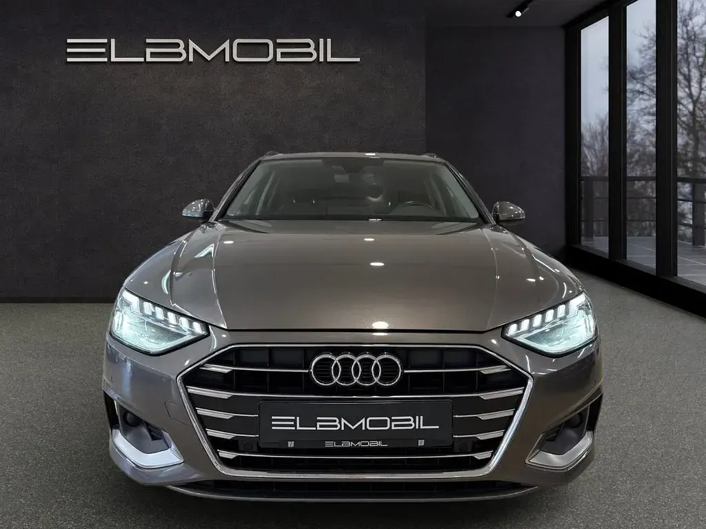 Używany Audi A4 Advanced 204 KM (150 kW) 2022 Szary Kombi
