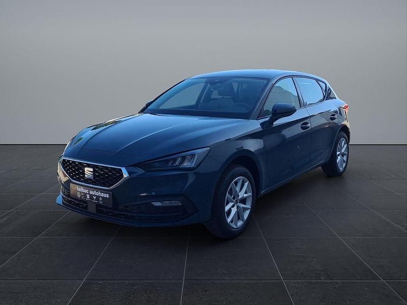 Neu Seat Leon 150 PS (110 kW) 2025 Blau Limousine