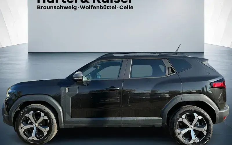 Neu Dacia Duster Journey 140 PS (102 kW) 2025 Perlmuttschwarz (schwarz) SUV
