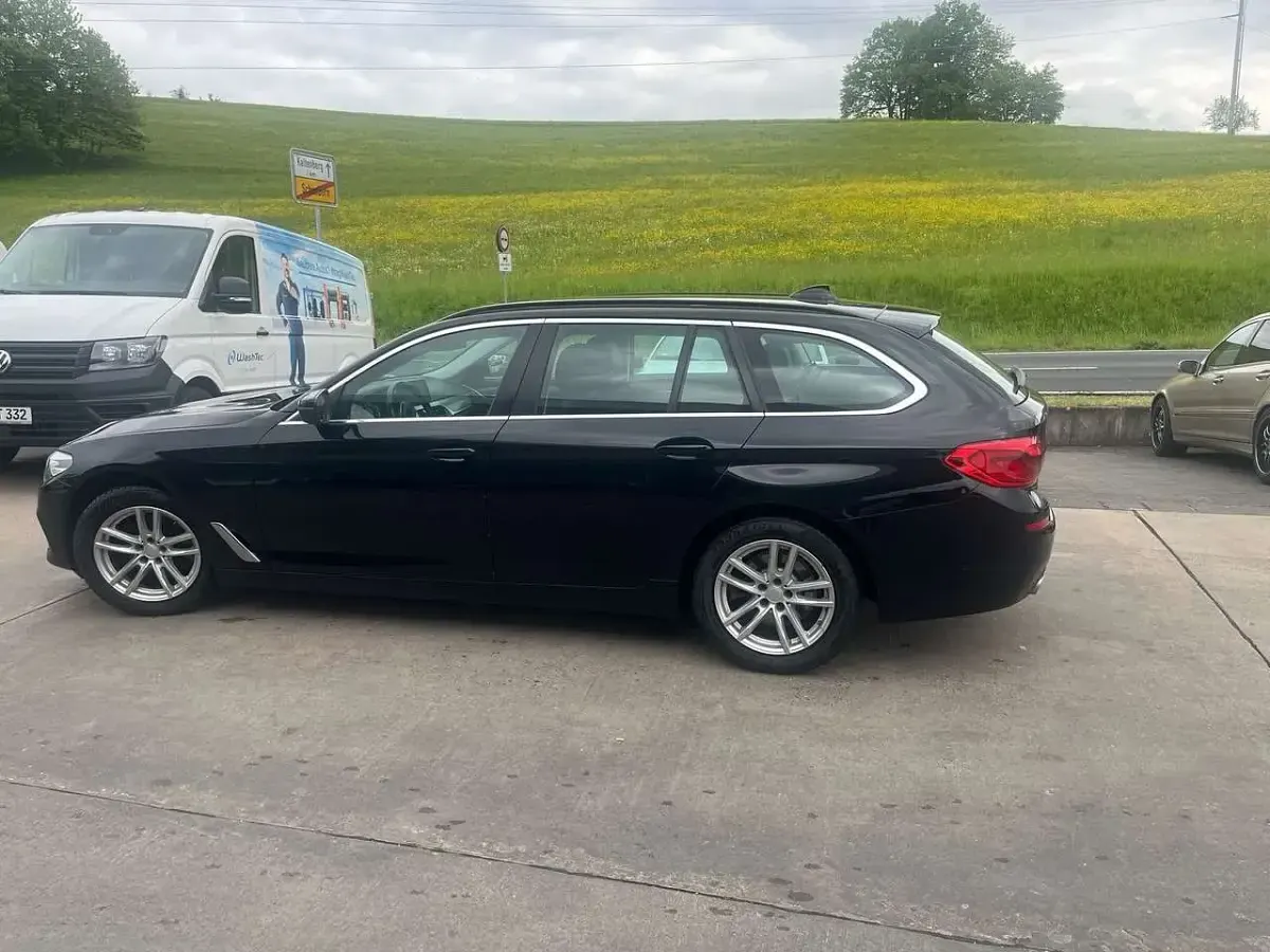 Gebraucht BMW 520 190 PS (139 kW) 2019 Schwarz Kombi