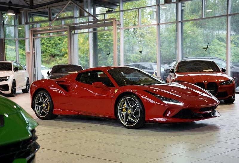 Gebraucht Ferrari F8 721 PS (530 kW) 2023 Rot Cabrio