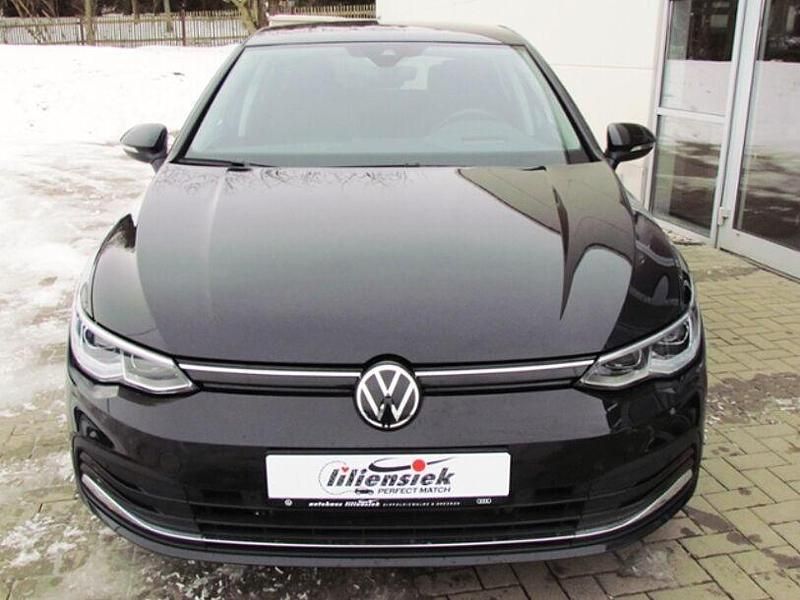 Gebraucht VW Golf VIII Active 150 PS (110 kW) 2022 Schwarz Limousine
